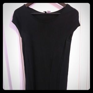 Short sleeve black dress